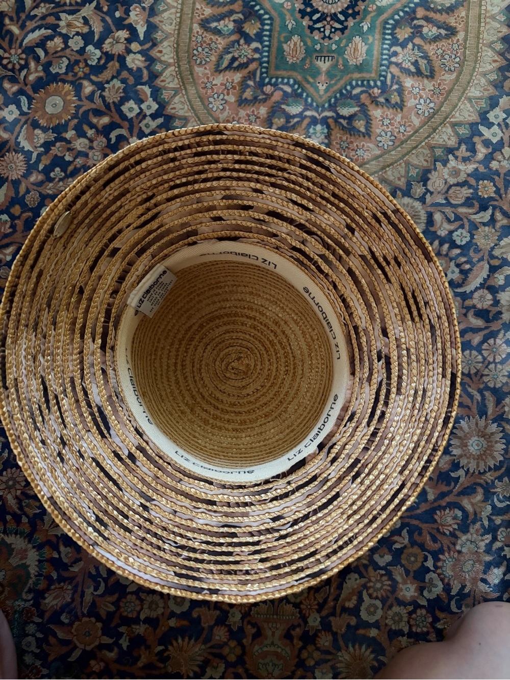 Like new Liz Claiborne size Small 6 7/8 Woven Straw Cloche Sun Hat. Classic - Picture 5 of 7